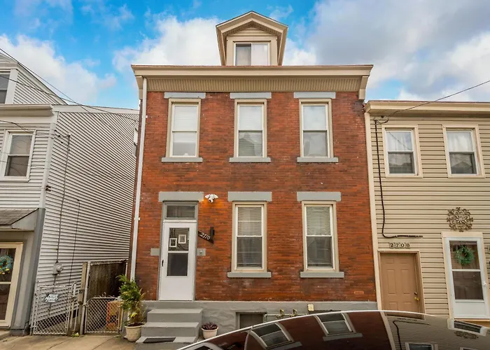 Holiday home Double Living, Yard, Bbq, Massage & South Side Fun Pittsburgh