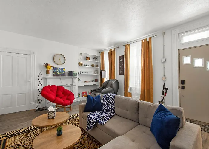 Double Living, Yard, Bbq, Massage & South Side Fun *