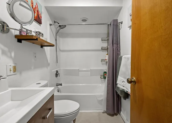 Double Living, Yard, Bbq, Massage & South Side Fun Holiday home