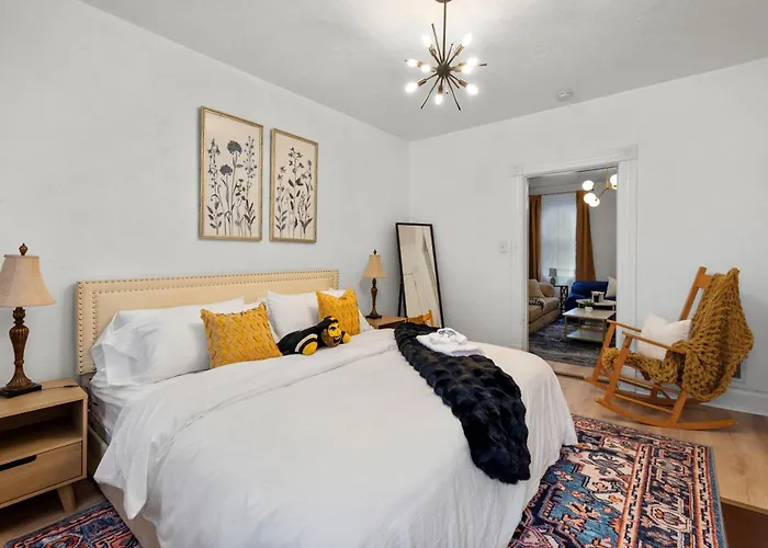 Double Living, Yard, Bbq, Massage & South Side Fun Holiday home Pittsburgh