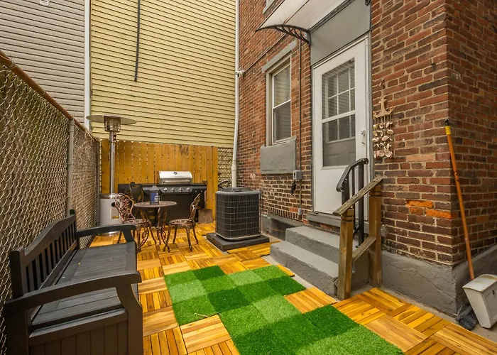 Double Living, Yard, Bbq, Massage & South Side Fun Pittsburgh